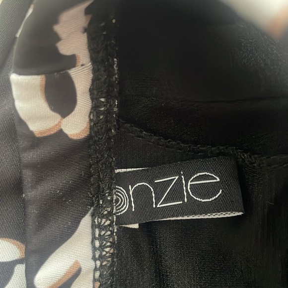 Onzie animal print set pants and crop top - Picture 2 of 2